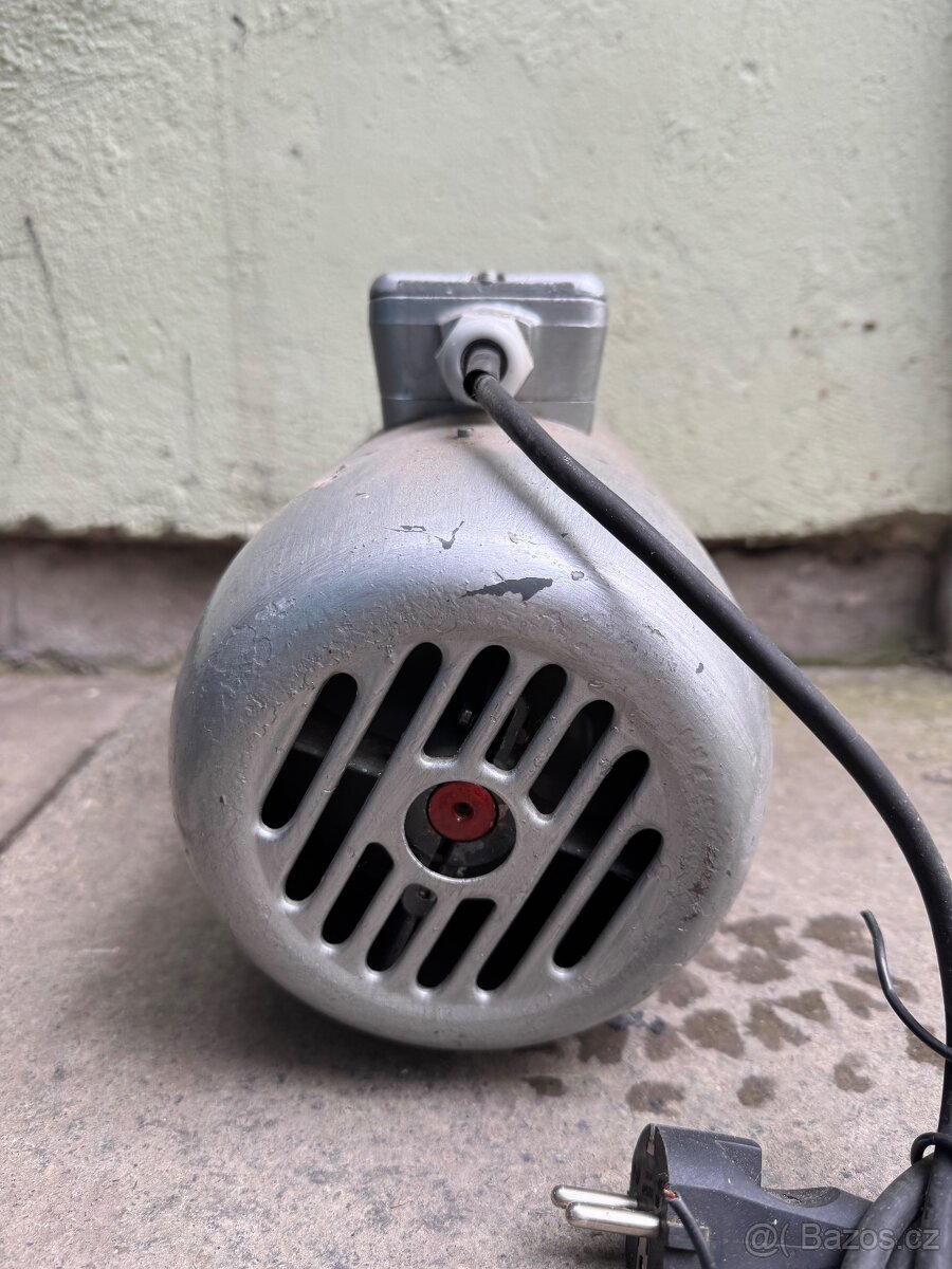 Jednofázový elektromotor 220V - 5