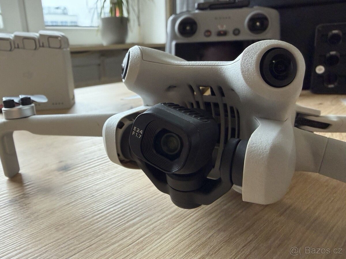 DJI Mini 4 Pro Fly More Combo - 5