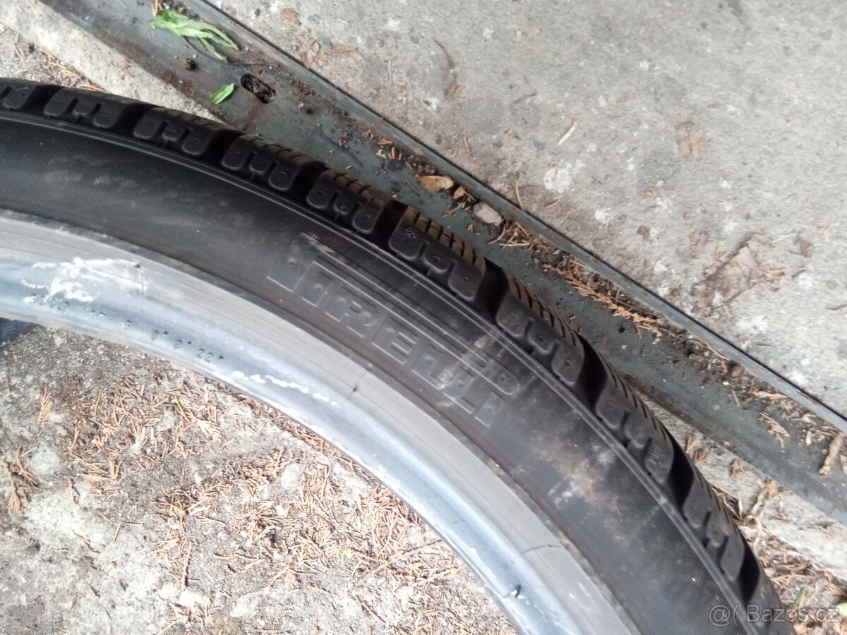 Prodám 2x zimní pneu 305/30/21 - 5