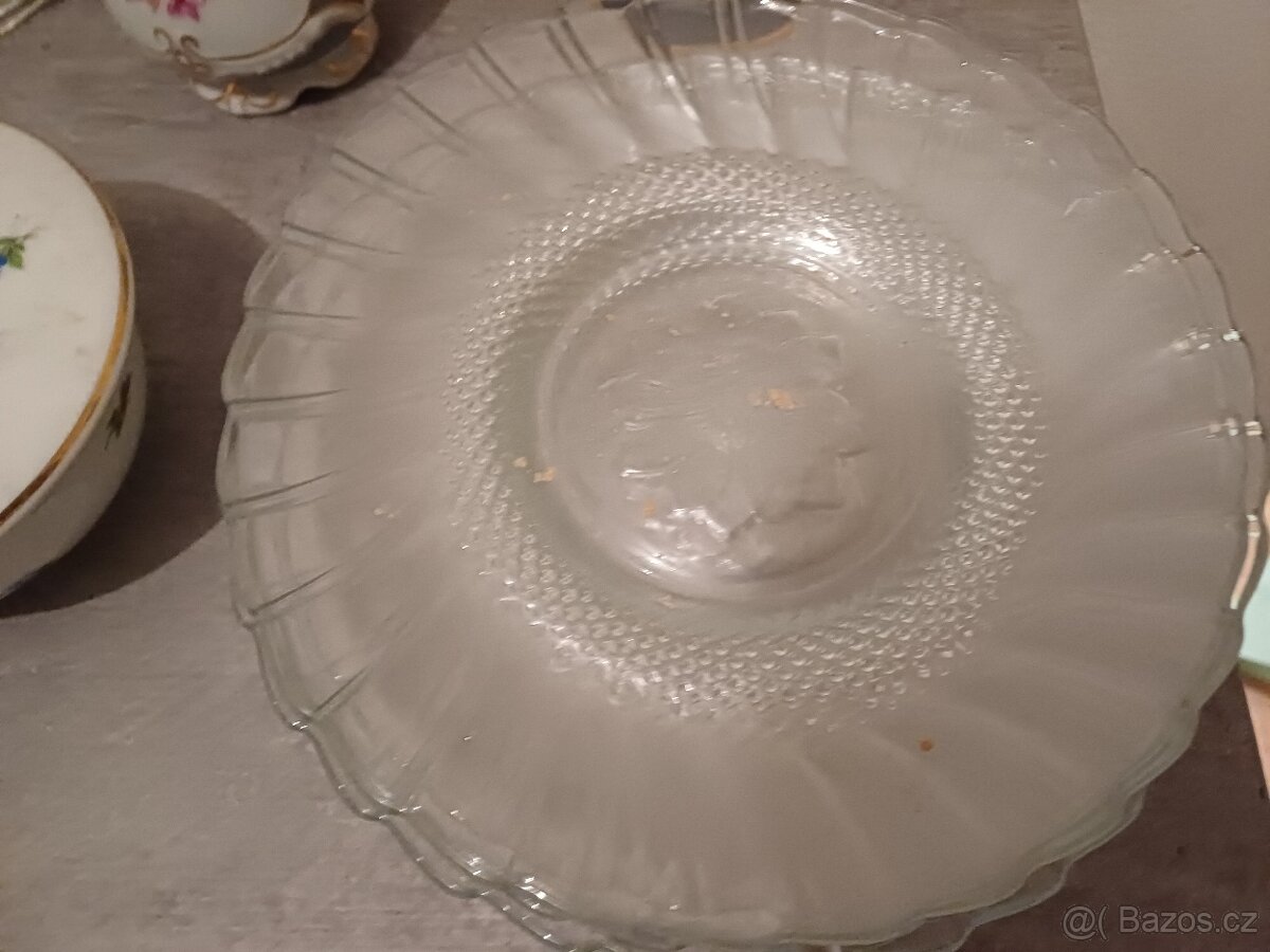 Sklo a porcelán - 5