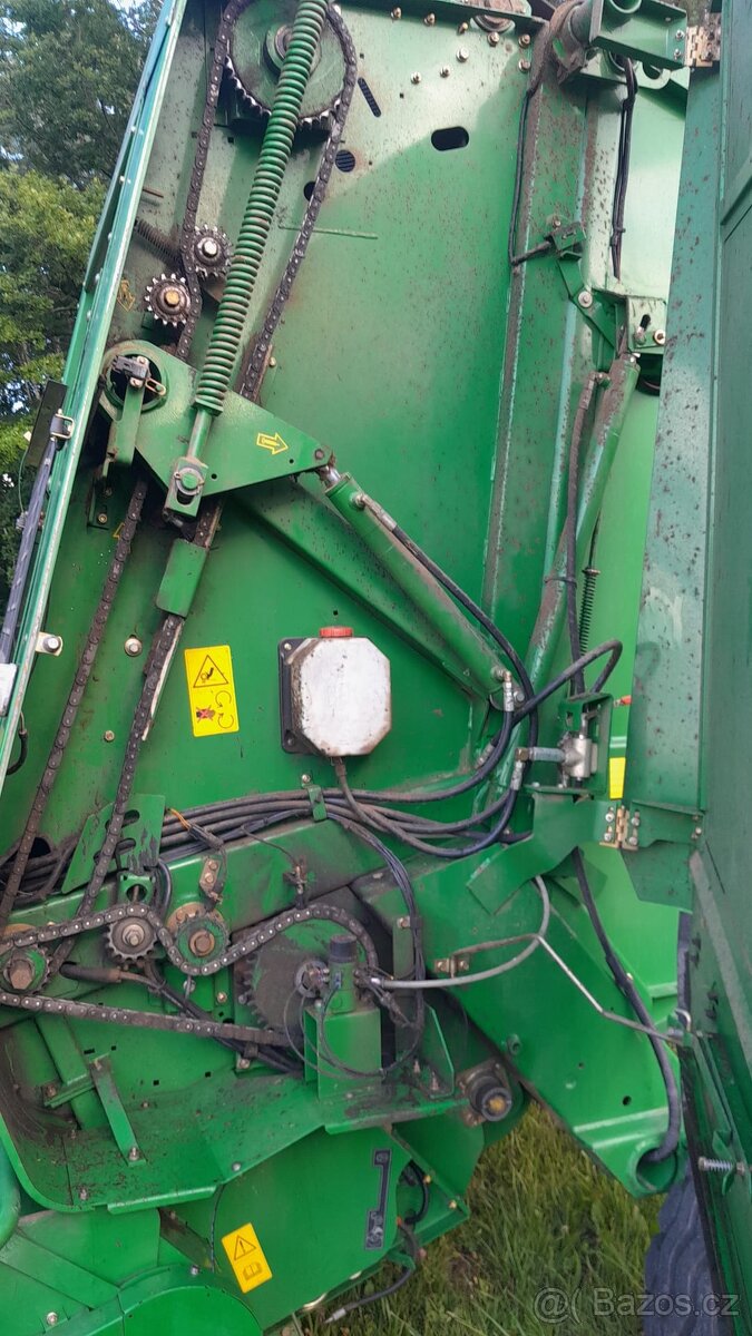 Lis na kulaté balíky John Deere 592 - 5