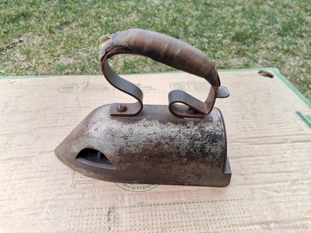 Starožitná žehlička - 5