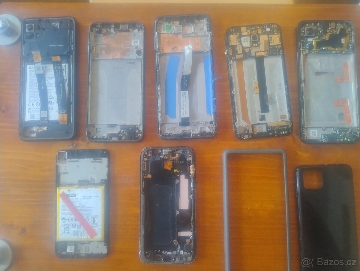 Prodám tyto mobilní telefony Nefunkční - 5