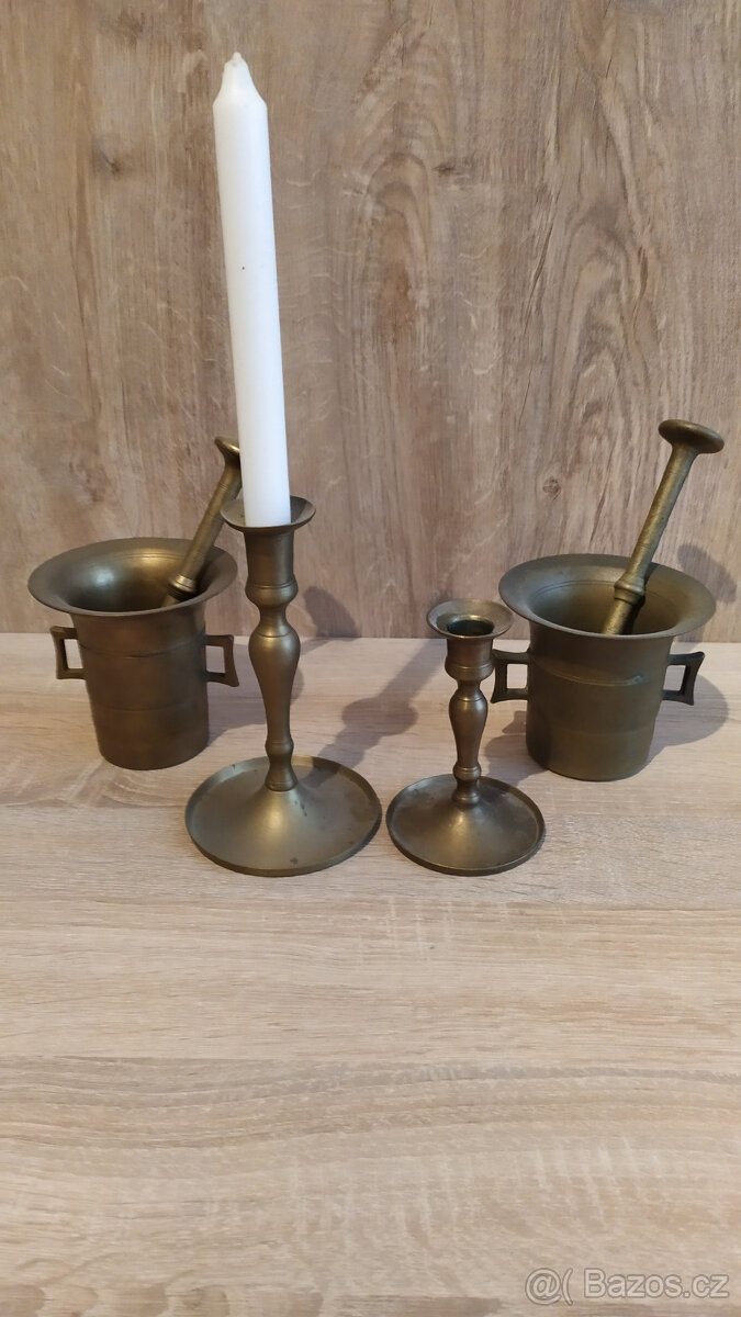 HMOŽDÍŘE A SVÍCNY - 5