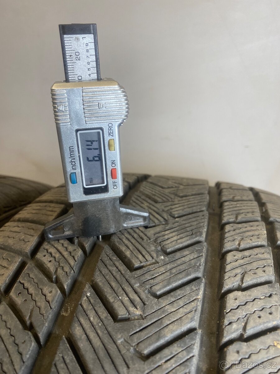 245/45R18 - 5