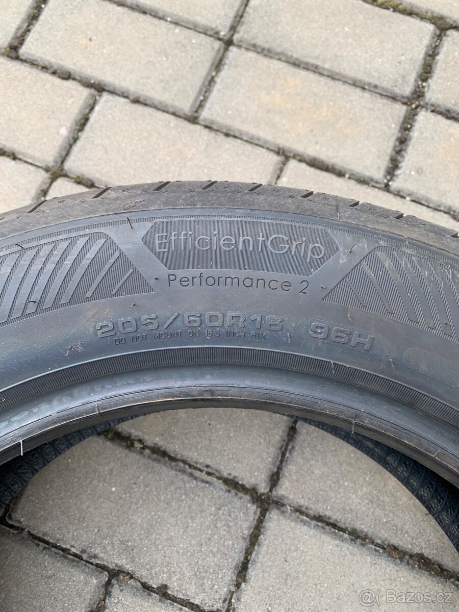Pneu 205/60R16 - 5