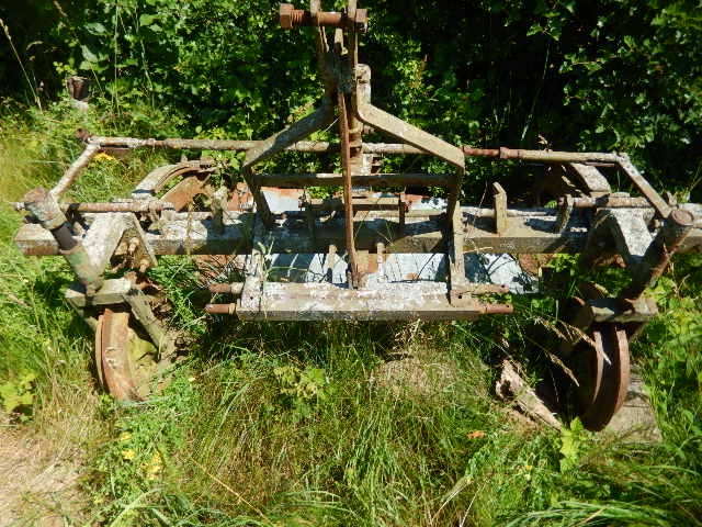 Proorávačka brambor na 3 brázdy, nesená, funkční, viz. foto. - 5