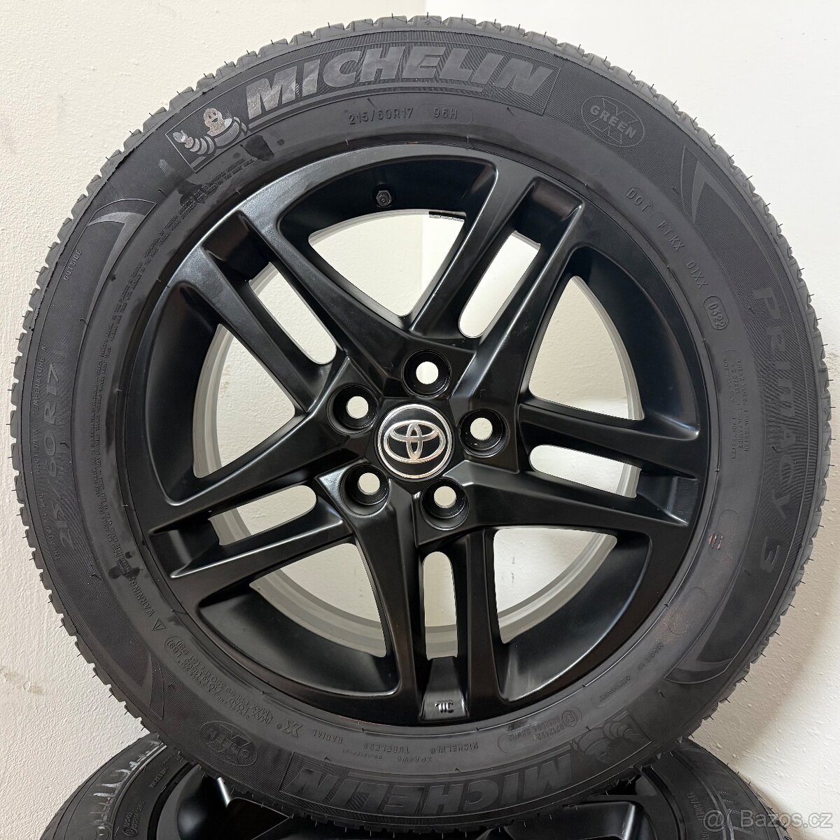 TOYOTA CH-R 5x114,3 R17 ET45+LETNÍ 215/60R17 6mm - 5