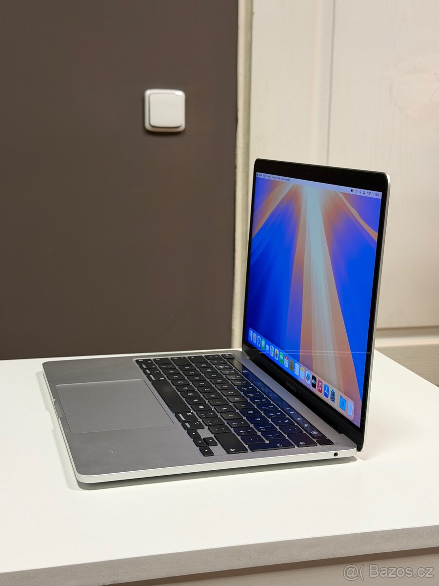 MacBook Pro M2 2022 /16GB RAM/256GB SSD/Záruka - 5