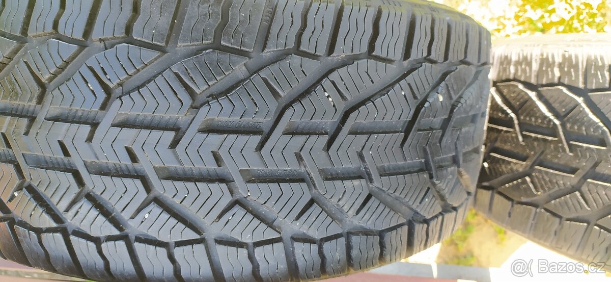 Prodám sadu zimních pneu 225/40-18 - 5