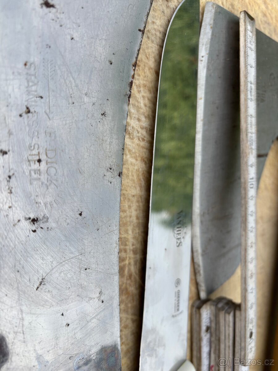 Řeznické vybavení, špalek, sekera, nože - 5