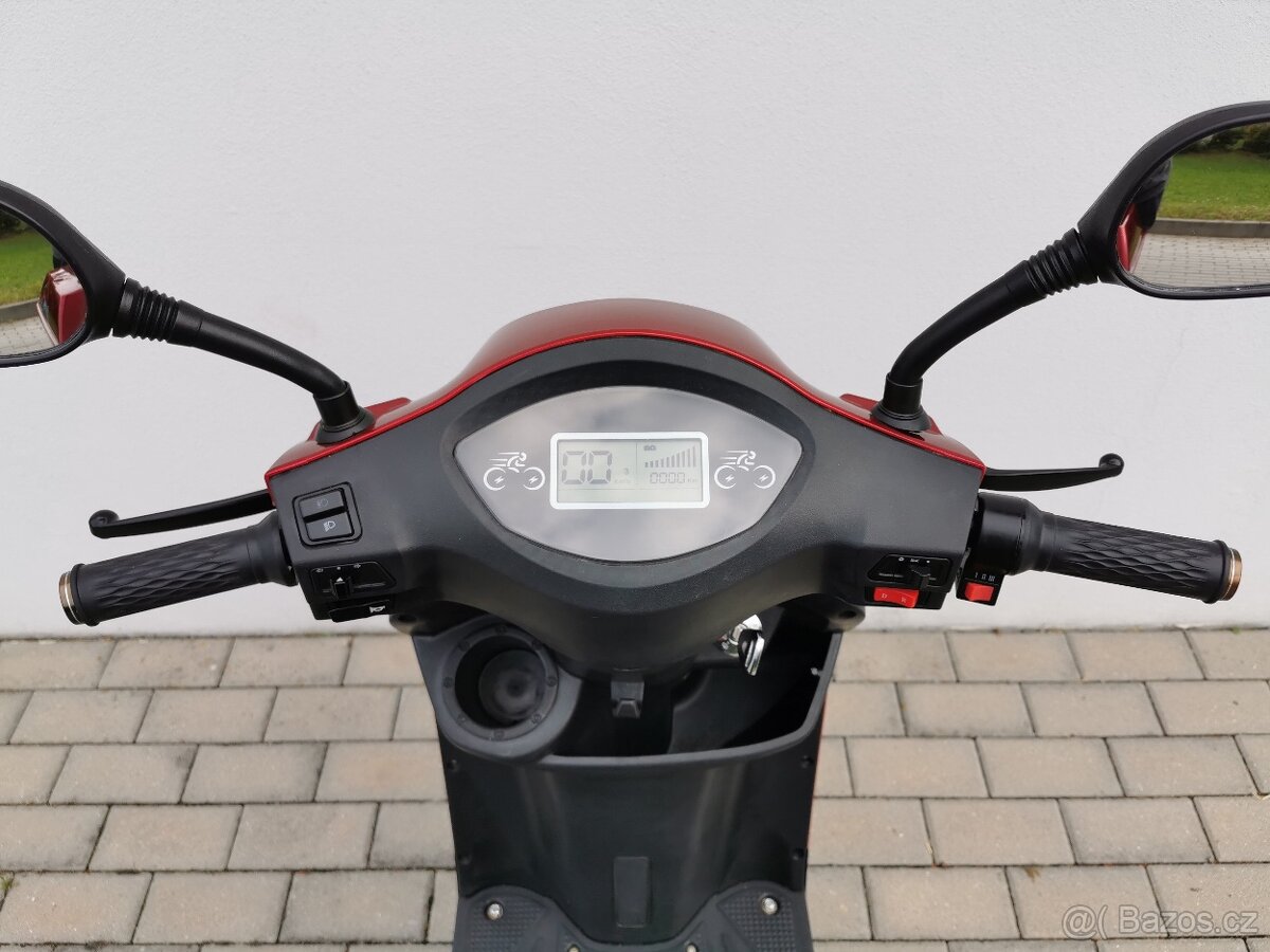 Elektrický skútr Selvo 31000 - 5