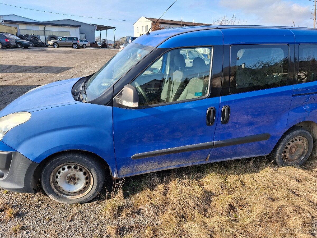 Fiat Doblo combi 1.3 na nahradní díly - 5