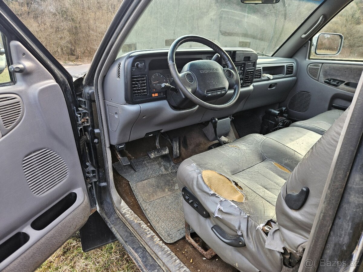 Dodge ram 2500 .5.9 magnum