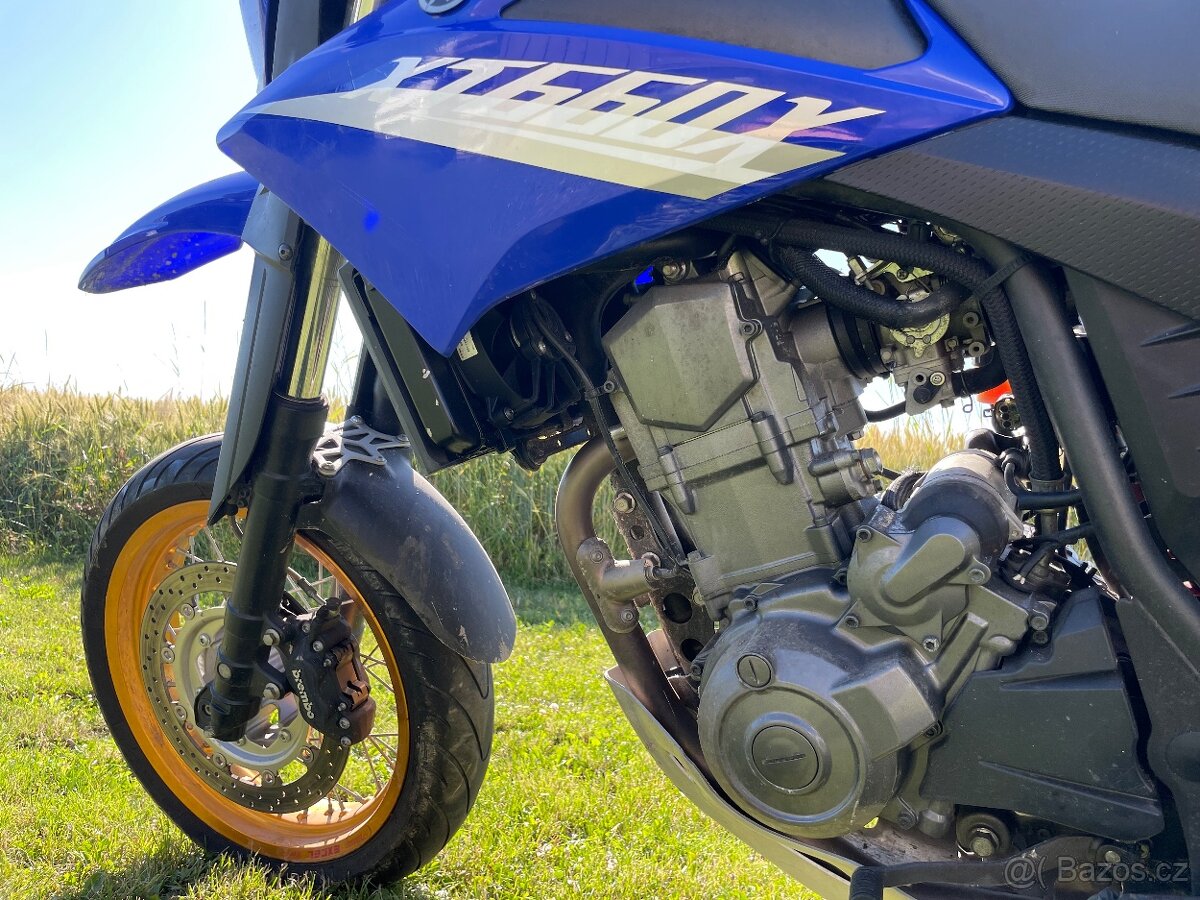 Motorka Yamaha XT660X Supermoto