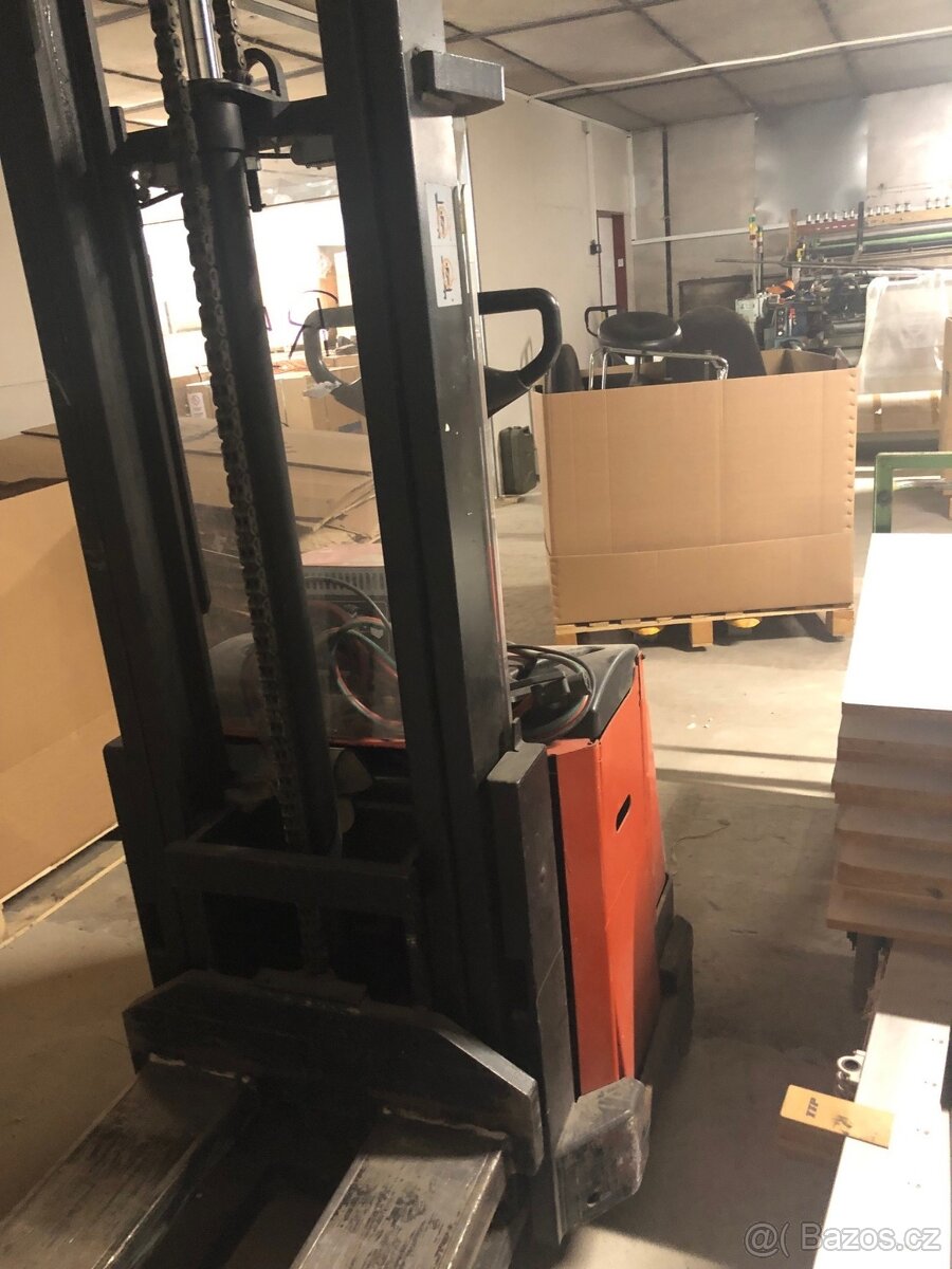 Elektrický ruční vysokozdvižný vozík Toyota - 5