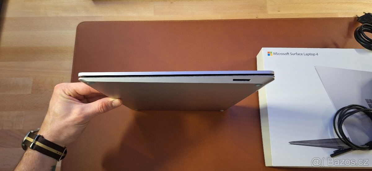 Microsoft Surface Laptop 4 AMD Ryzen 5, 256GB, 8GB Go RAM - 5