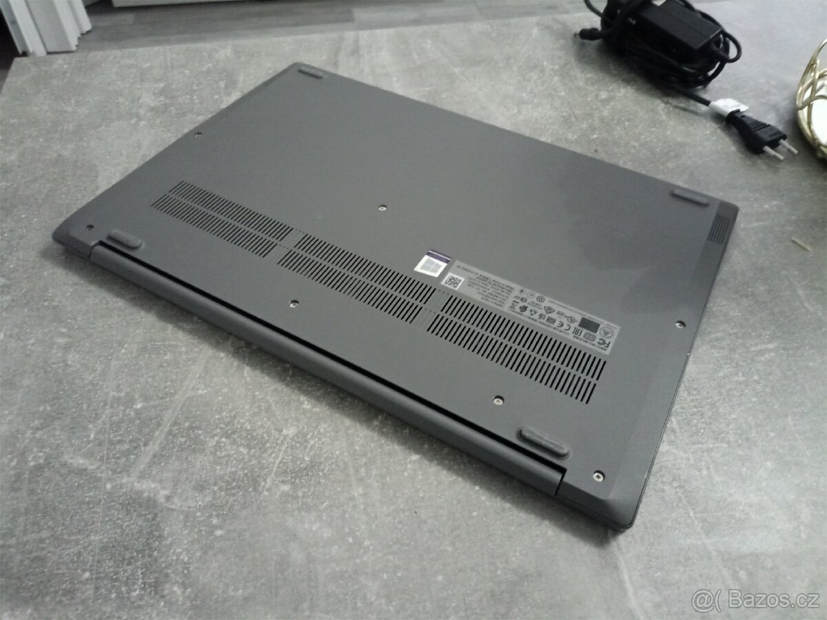 Lenovo IdeaPad 3 17ADA05 - 5