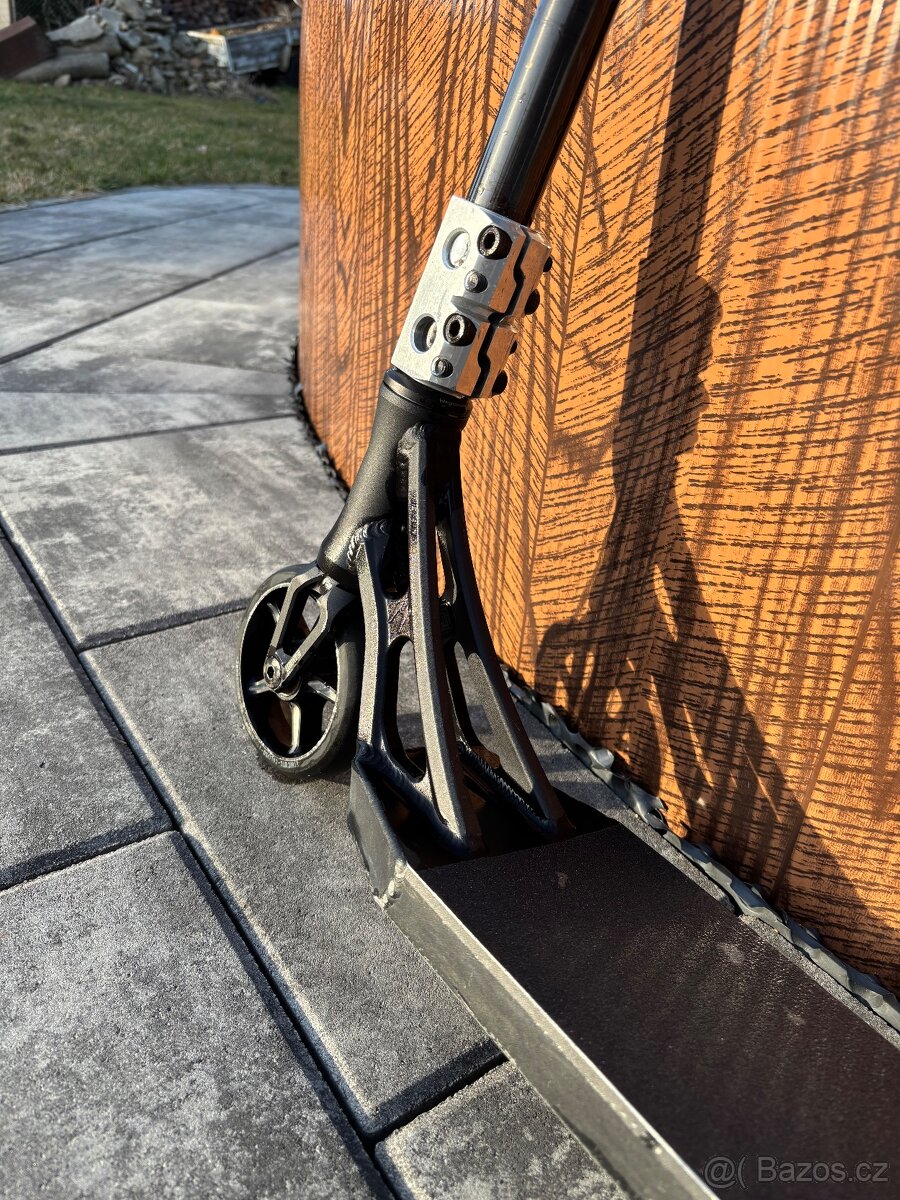 Prodám custom freestyle koloběžku - 5
