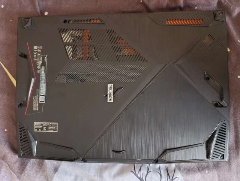 Herní notebook - MSI GF63 Thin 9RCX / i7-9750H / GTX 1050 Ti - 5