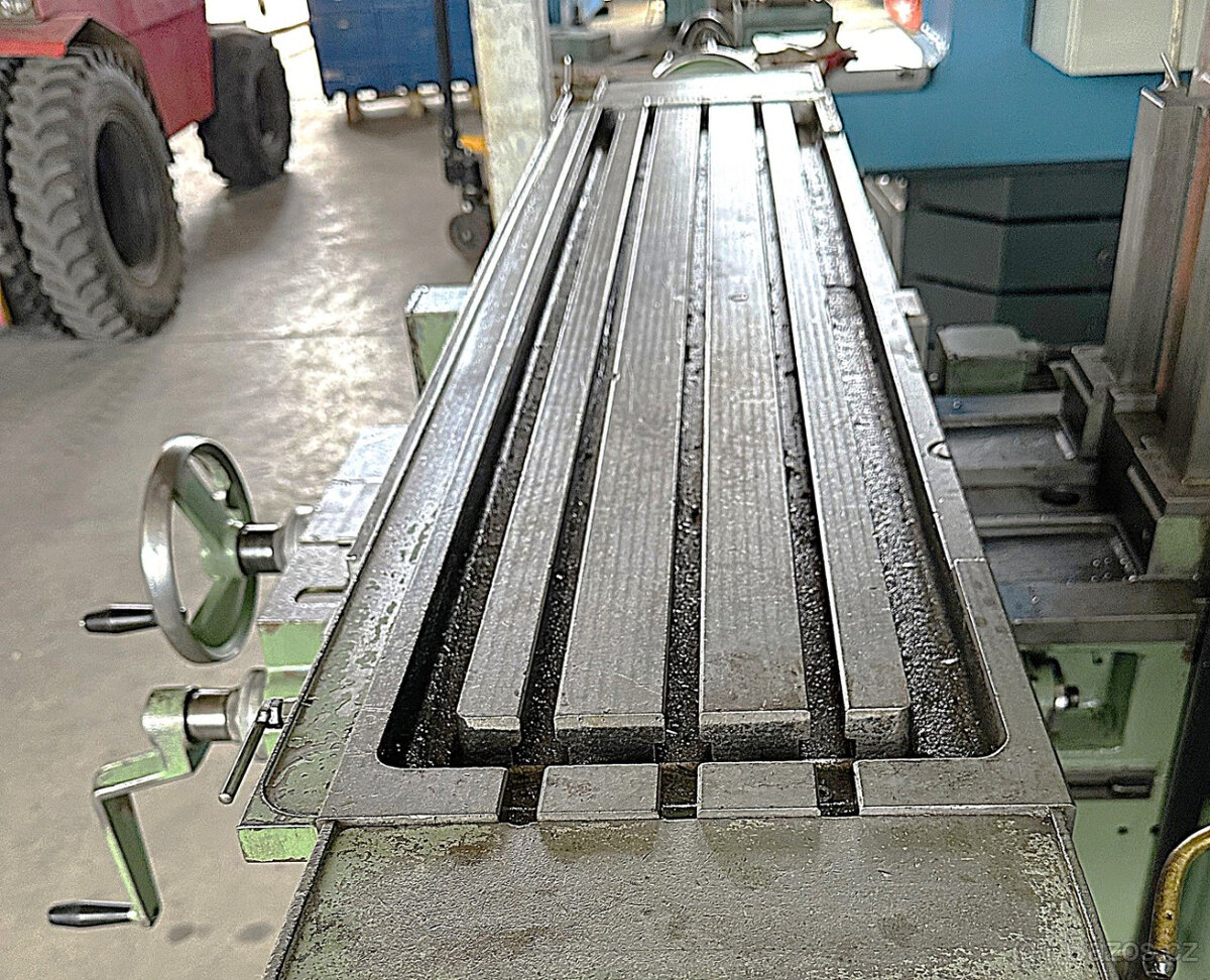 Frézka svislá konzolová FVE 20 - 5