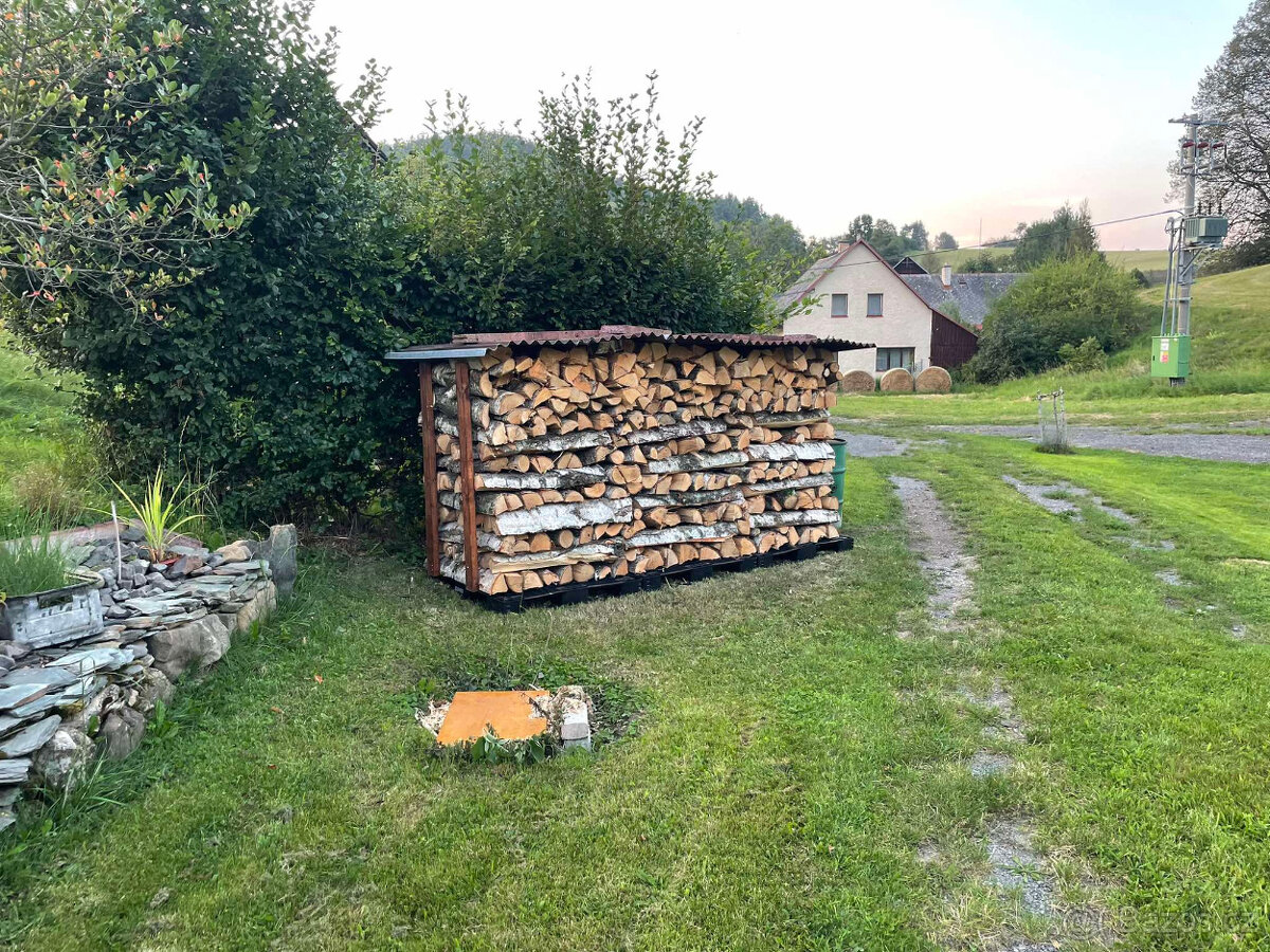 Plastové palety pod dřevo - 5