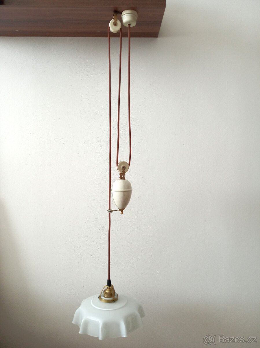 Různé typy stahovacích lustrů s velkým výběrem stínítek - 5