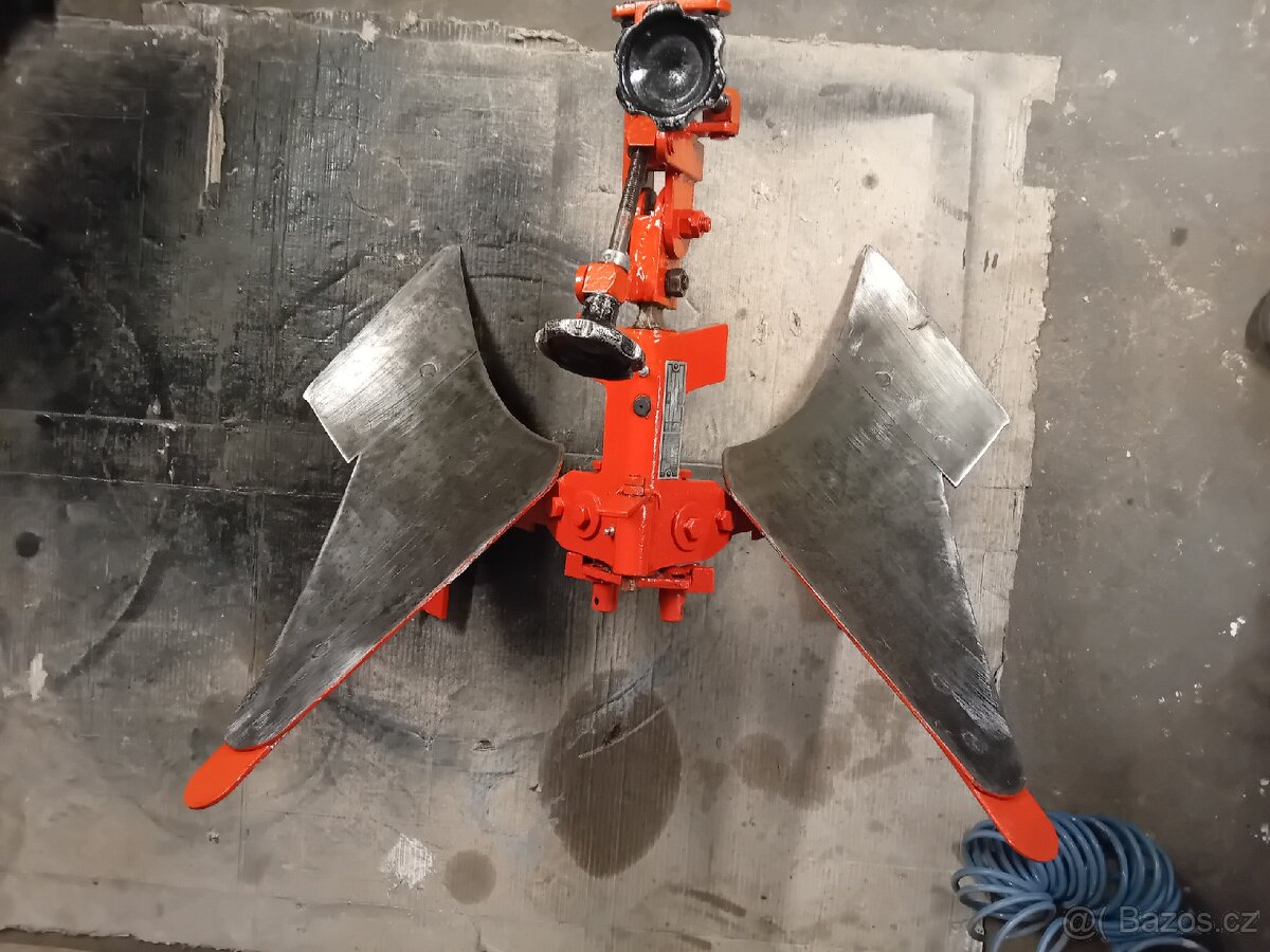 Oboustranný pluh obracák - 5