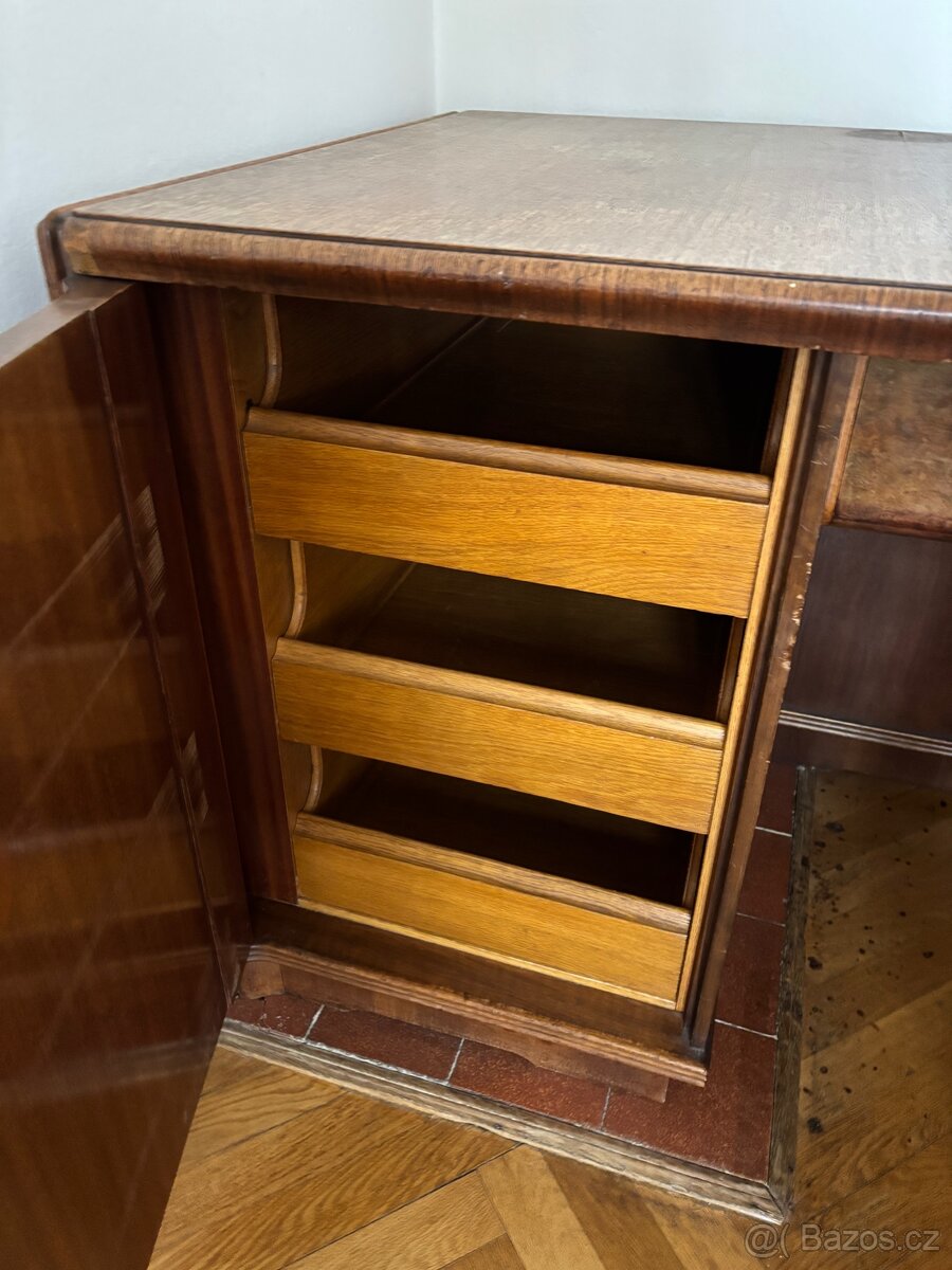 Antikvariátni hnědý stůl - 5