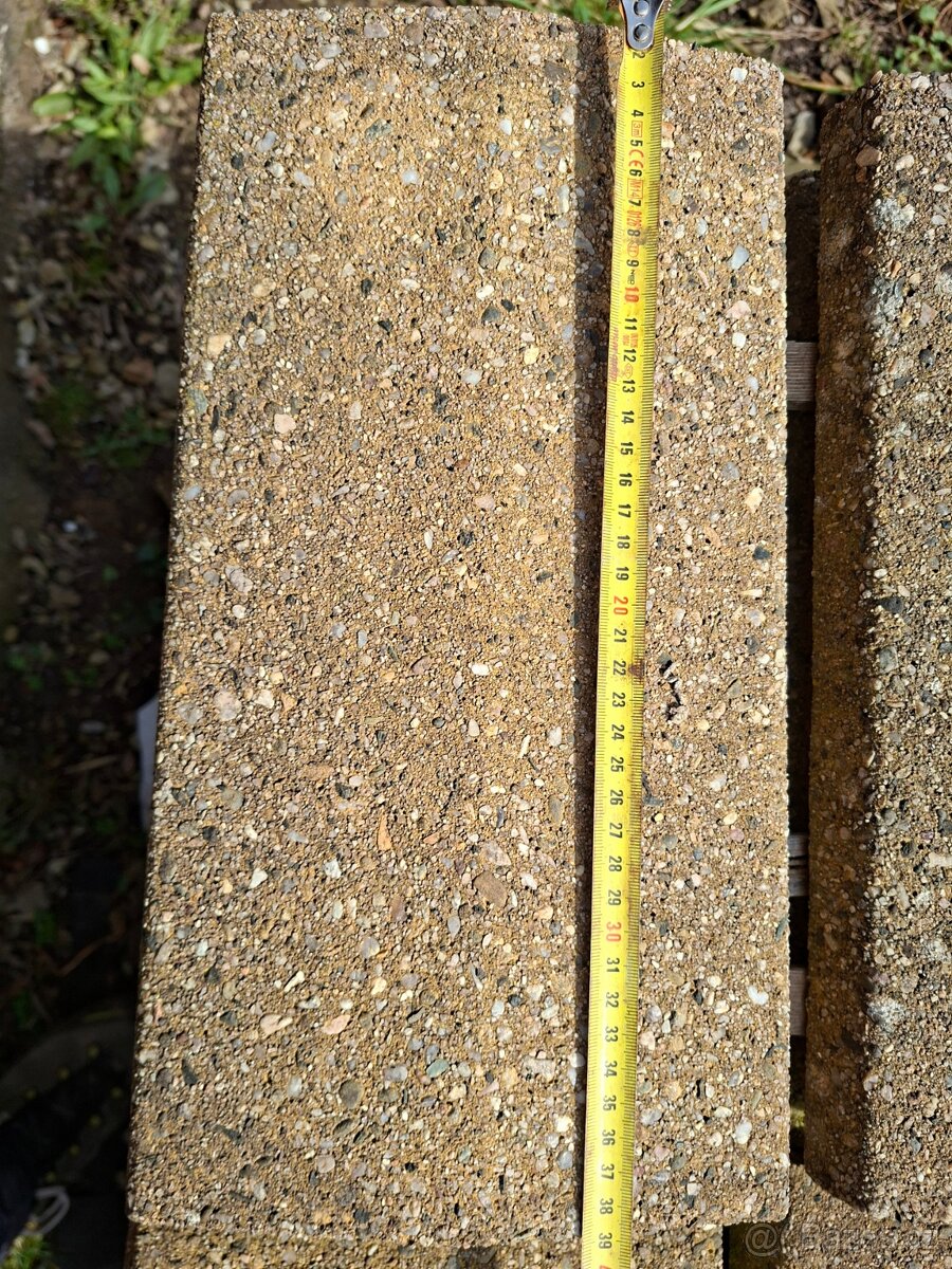 Plotová stříška štípaná - 5