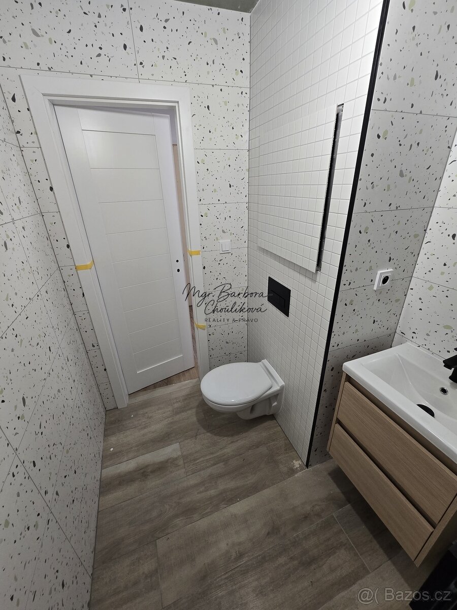 Prodej kompletně zrekonstruovaného bytu 2+1 s balkonem, v ul - 5