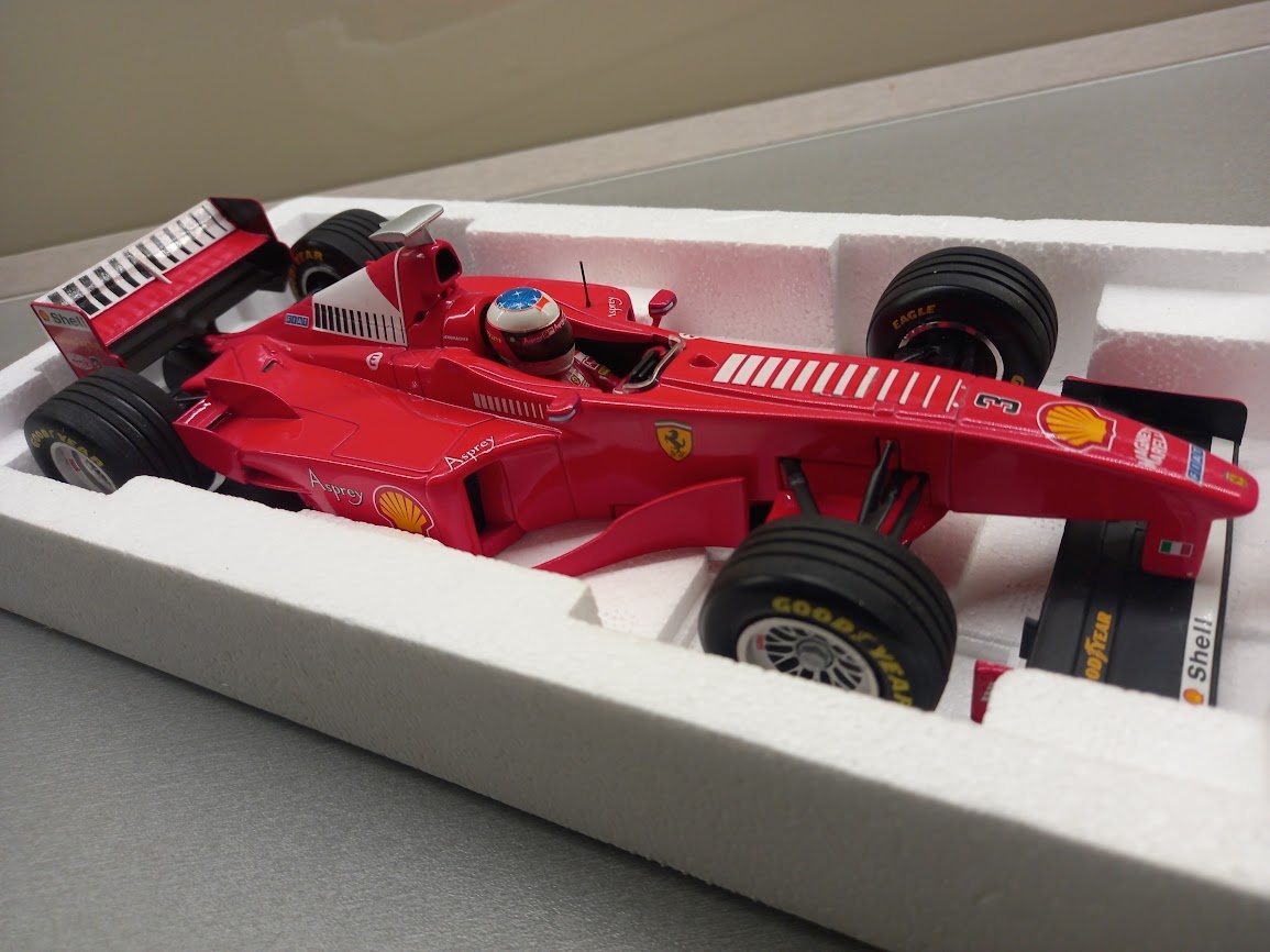 F1 FERRARI F300 1998 MICHAEL SCHUMACHER MINICHAMPS 1:18 - 5