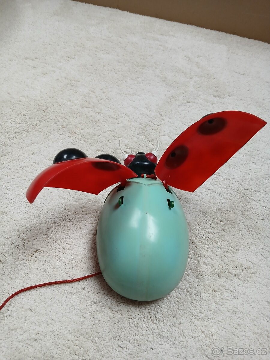 Stará mechanická tahací hračka - beruška - 5