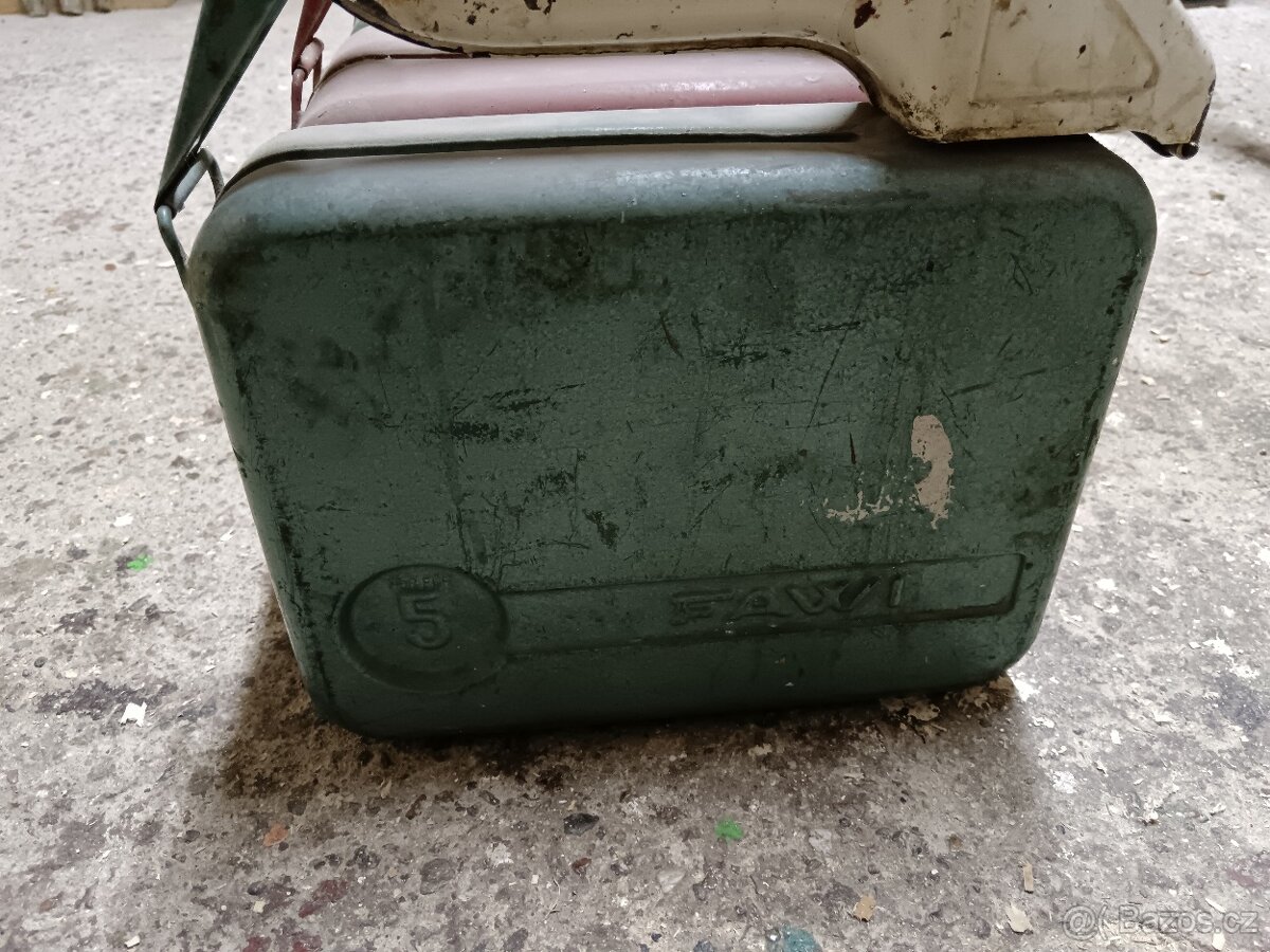 Plechové kanystry - 5