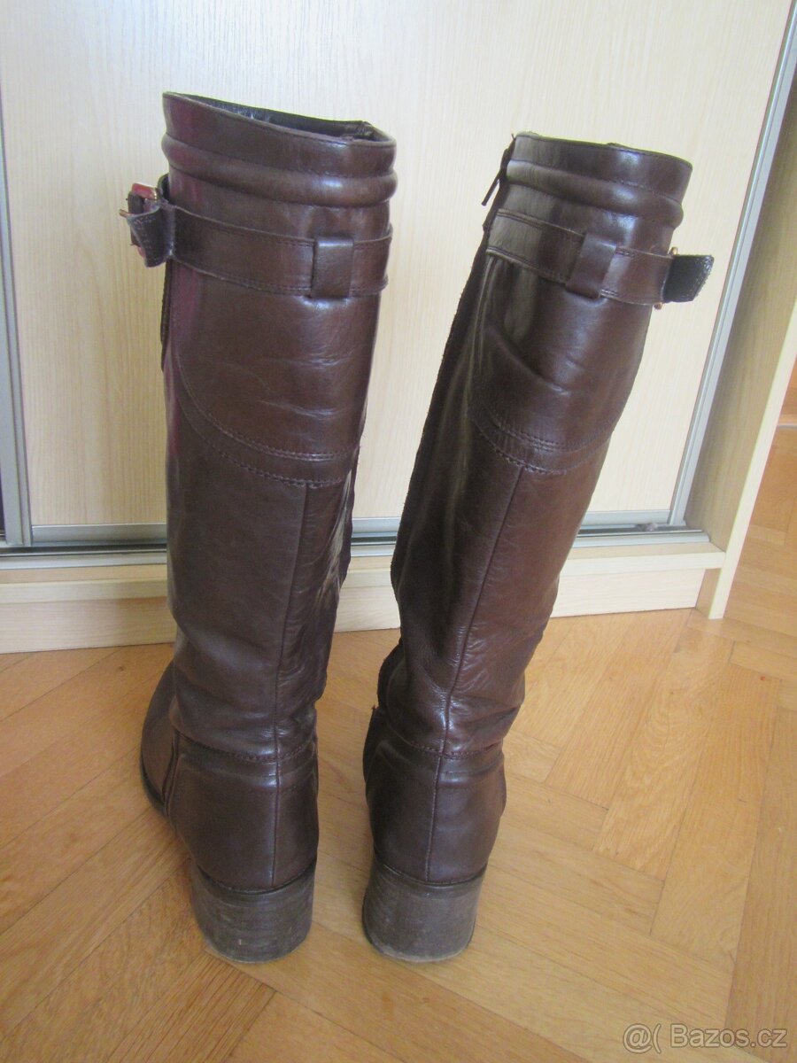 hnědé kožené kozačky Baťa 40 - 5