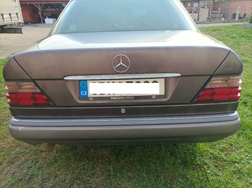 Mercedes E250D W124 1 majitel v CZ - 5