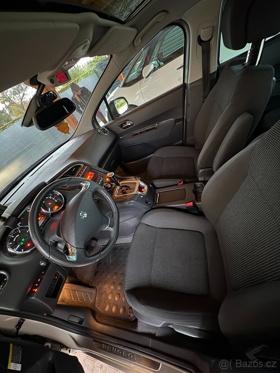 Peugeot 5008 1.9 HDi - automat - 5