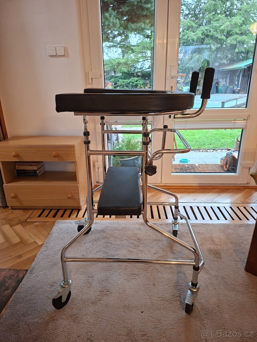 Chodítko pro seniory , invalidy - 5