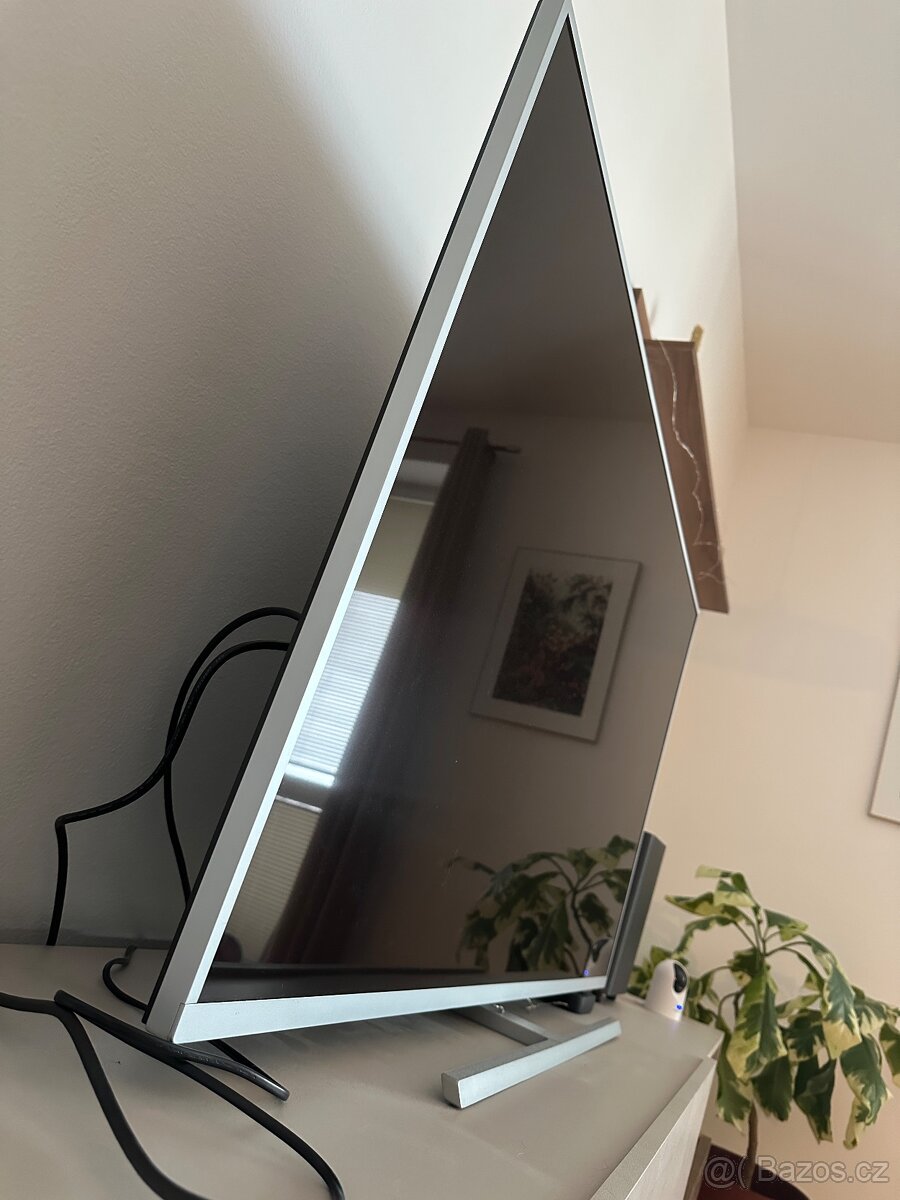 Stříbrná televize Philips - 5