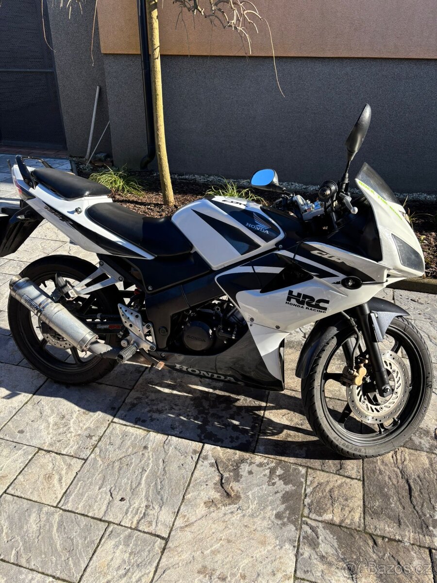 Honda CBR125R - 5