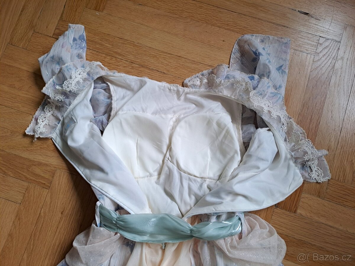 Šaty historické bohatě zdobené - 5