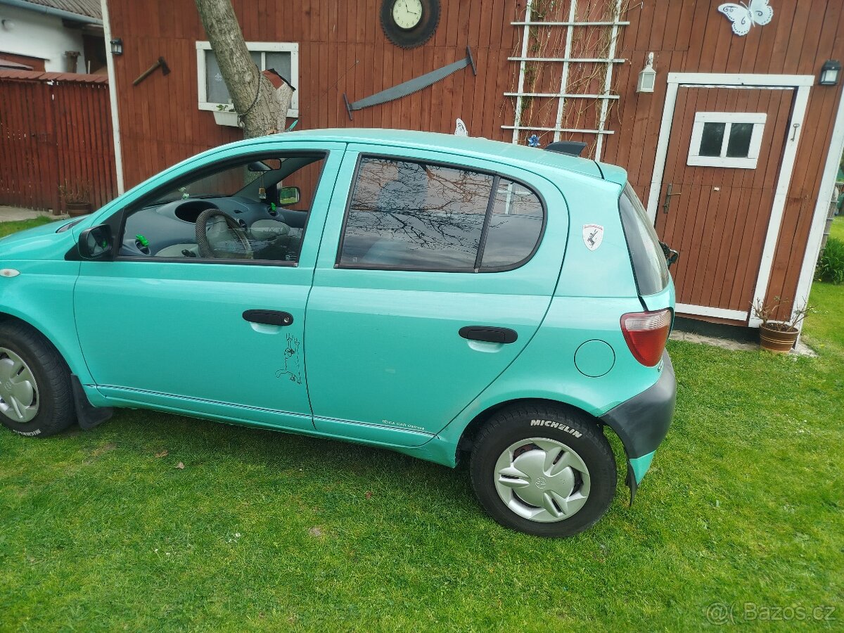 Yaris - 5