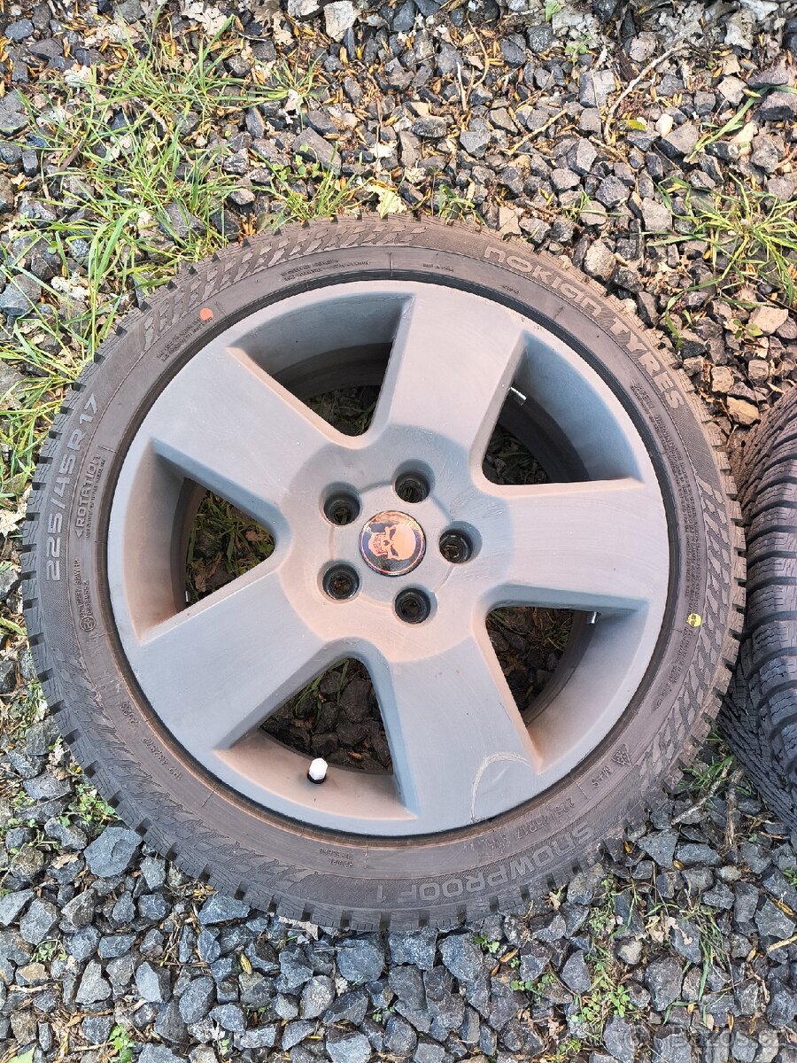 Sada ALU kol 5x112 R17 225/45R17 - 5