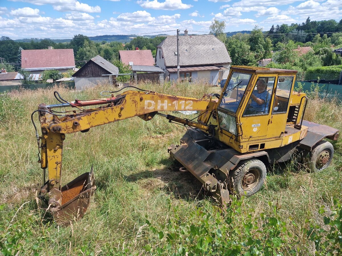 Kolový bagr DH112 - 5