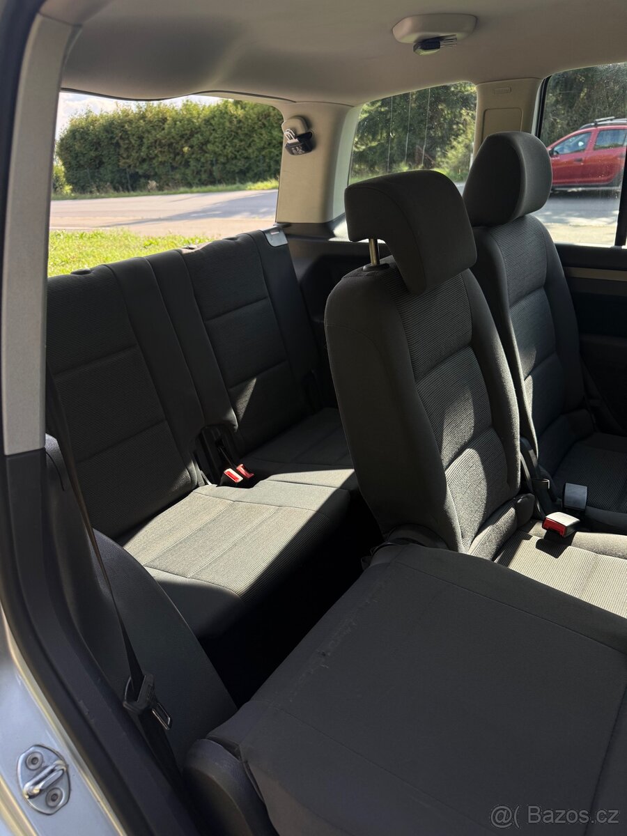 Volkswagen Touran - 5
