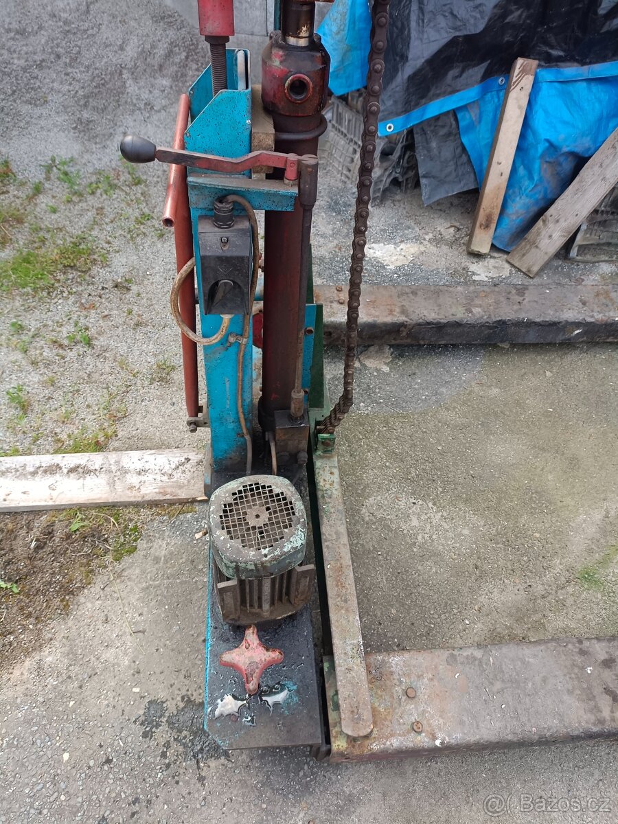Prodám mobilní nůžkový zvedák - 5
