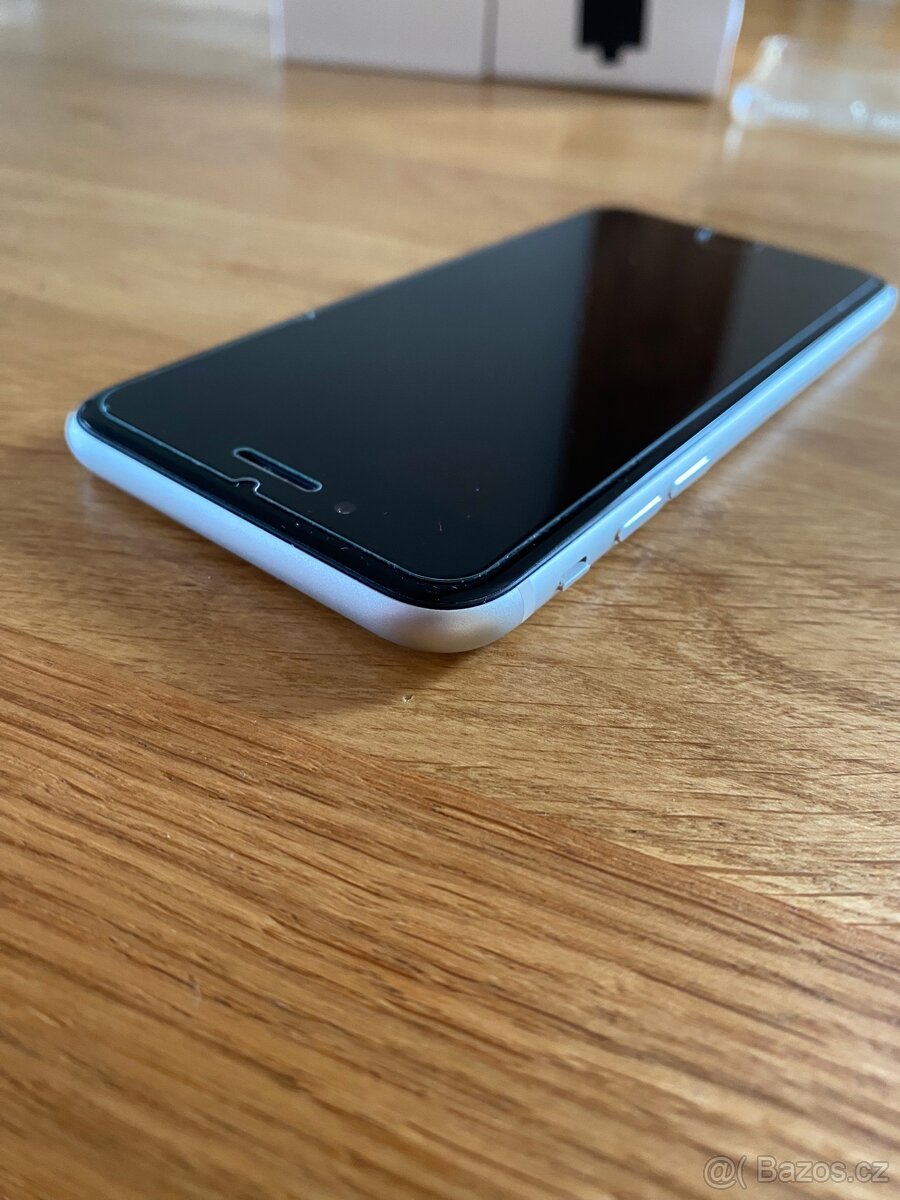Iphone SE 2020 128 GB White Top Stav - 5