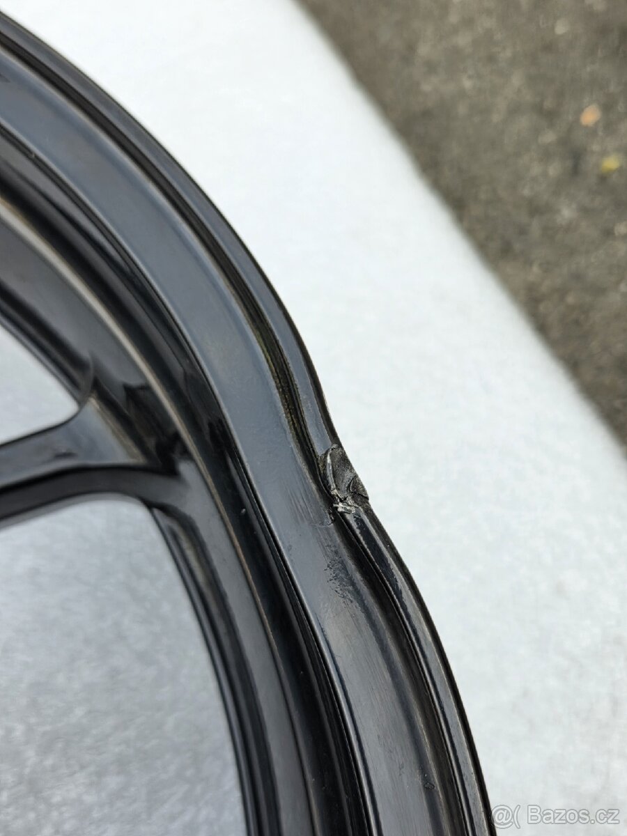 Kolo Kawasaki Z650 - 5