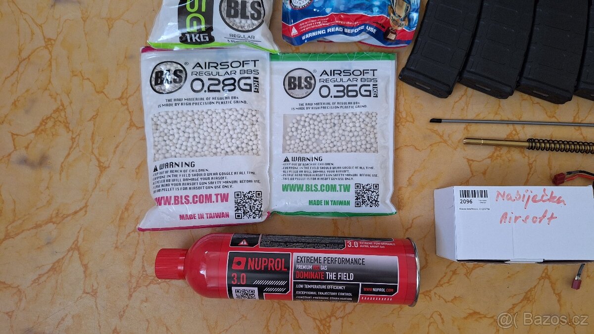 AR-15, Glock 19X - 5