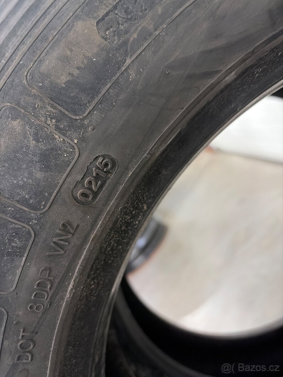 Pneu 205/65/17,5 - 5